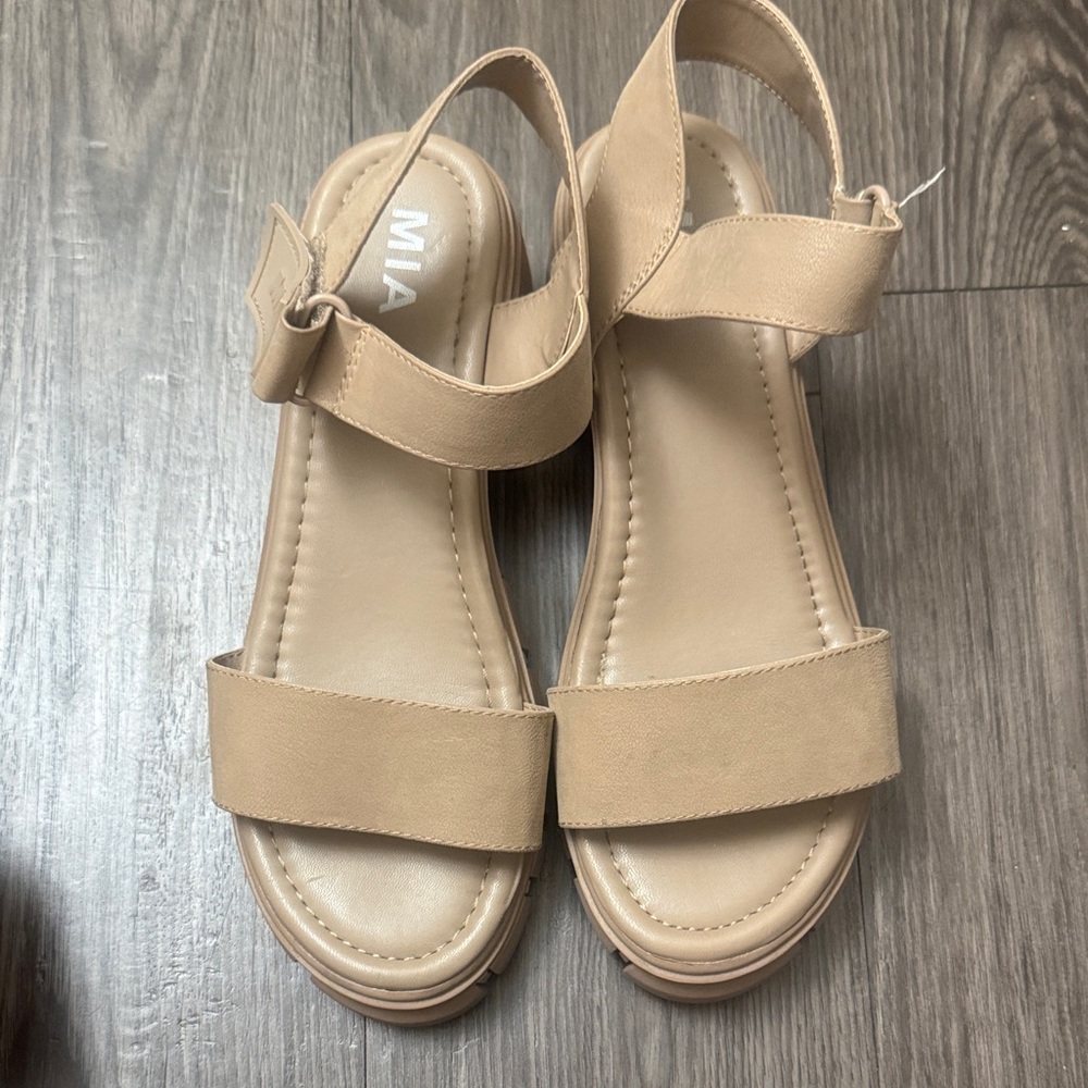 MIA Women's Beige Strap Sandals